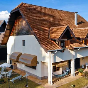 Casa de hóspedes Família